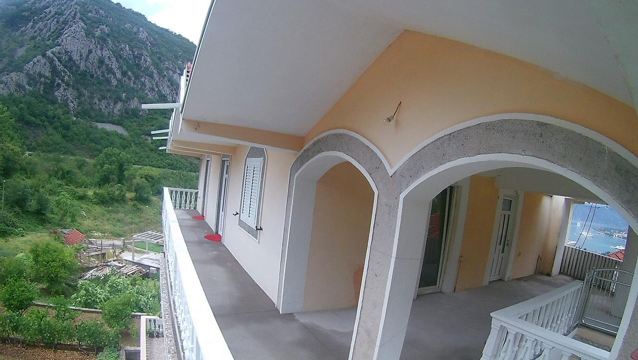 Beautiful View Appartement Kotor Buitenkant foto